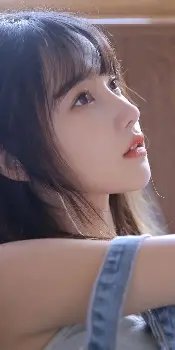 影帝刘德华,怀抱遗像送,别亡父,28圈网页版,28圈网页版官网,28圈H5网页版,28圈app官网进入